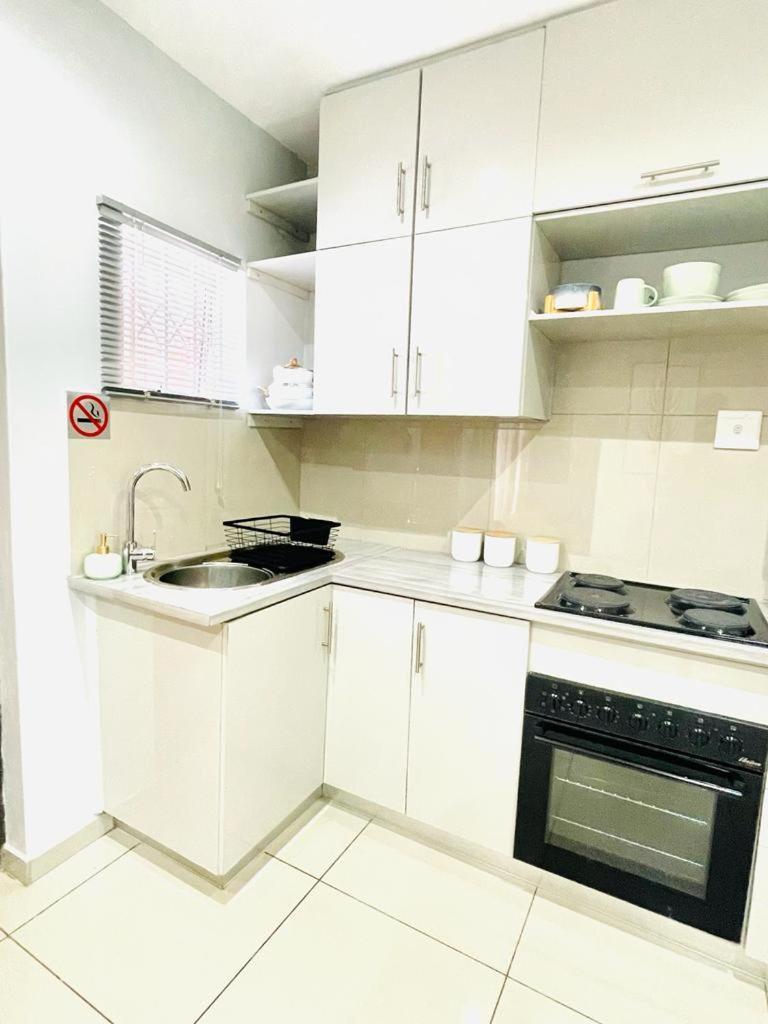 Trendy, Comfortable 1 Bedroom Apartments In Mthatha Exterior foto